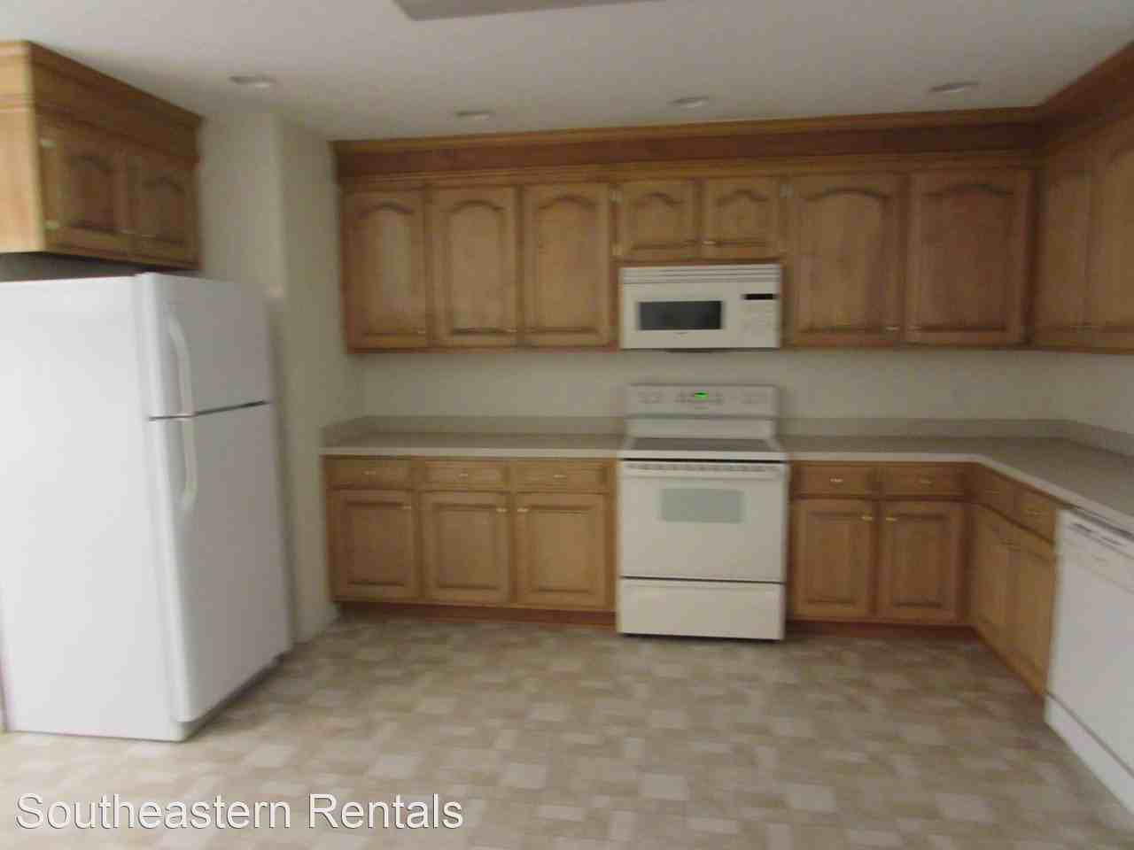 3682 Beacon Dr - Photo 2 of 9