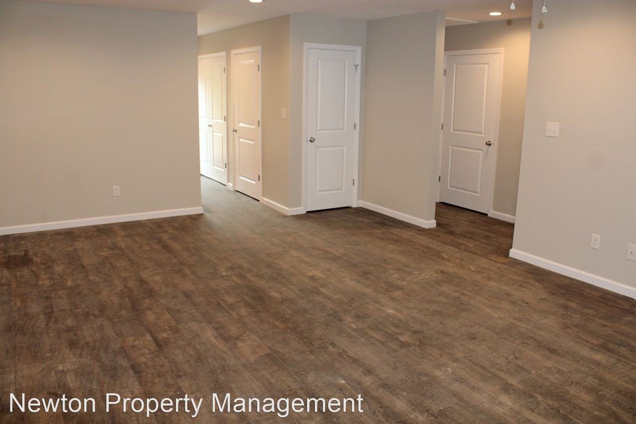 19036 & 19038 Valerie Way - Photo 2 of 9