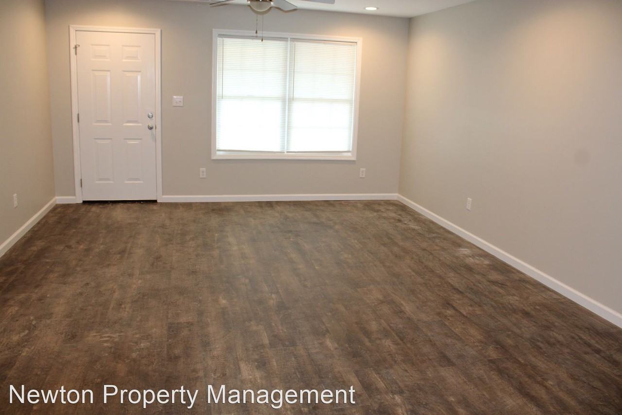 19036 & 19038 Valerie Way - Photo 3 of 9