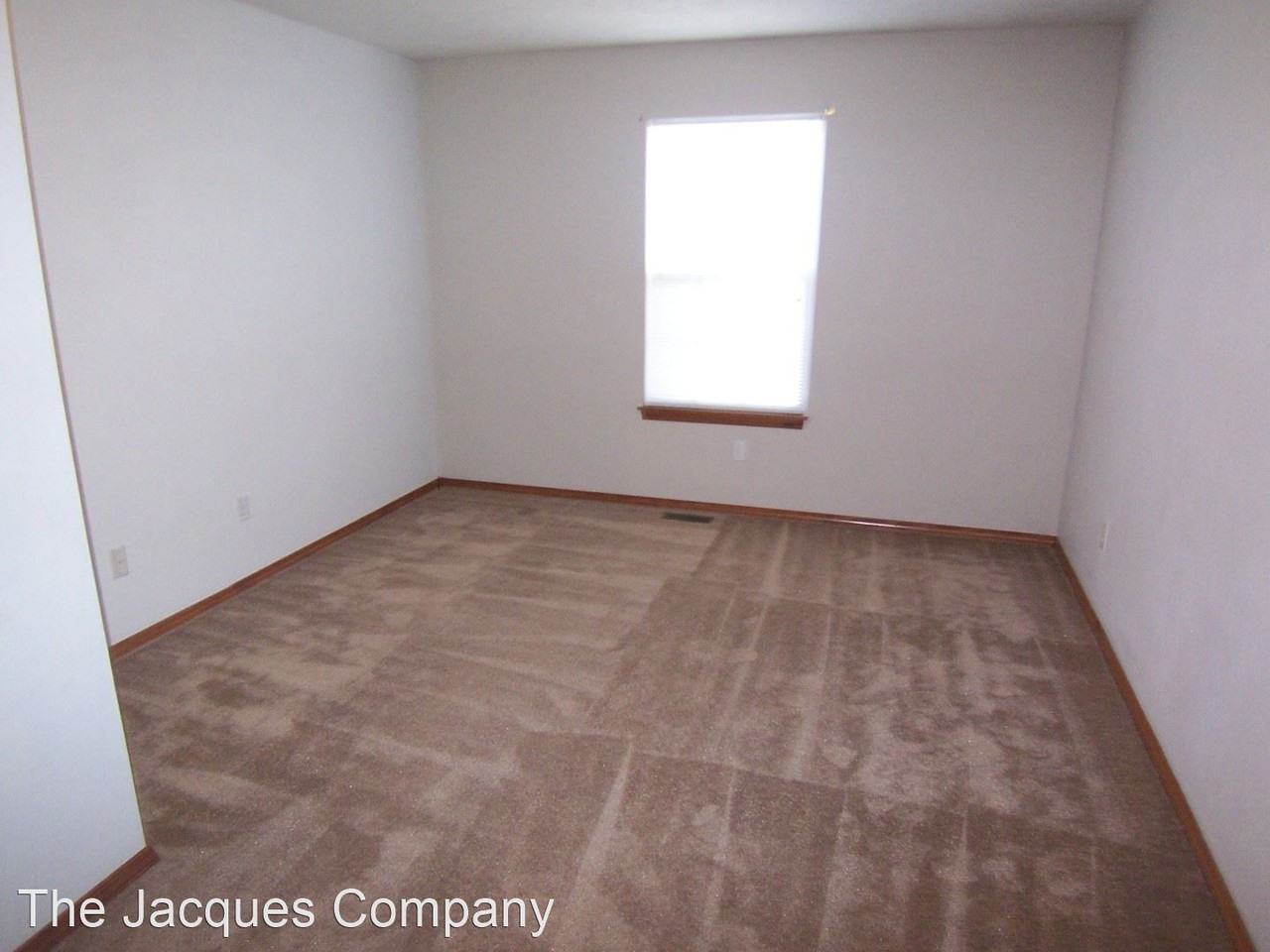 4304 N Morgan Ct - Photo 3 of 10