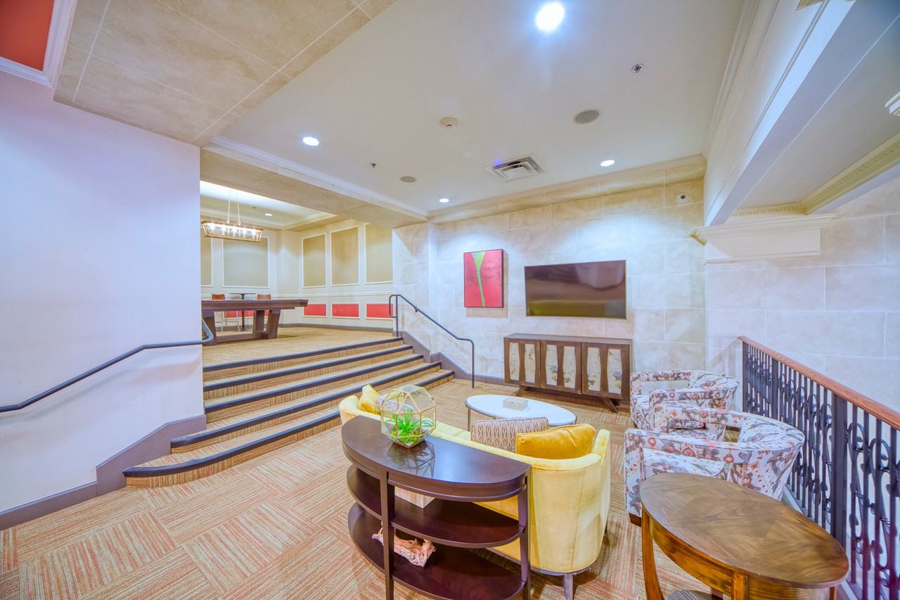 The Carling Apartments - Photo 5 of 28