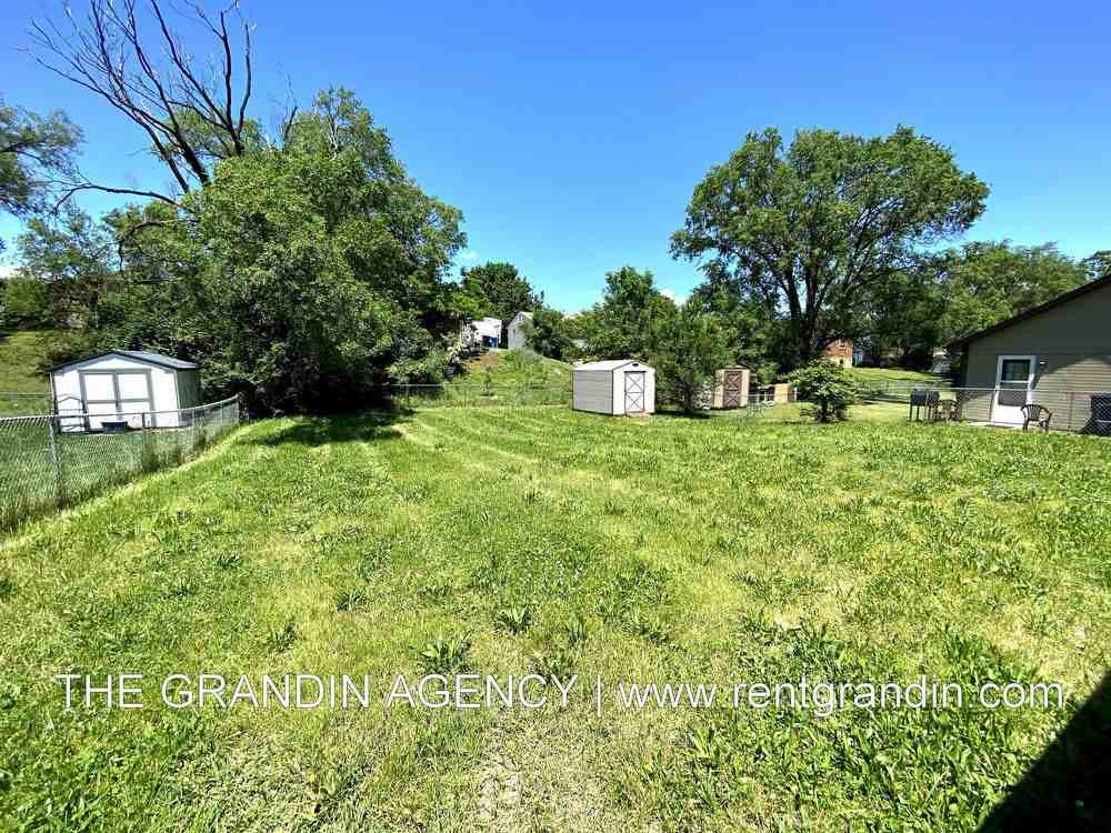 303 Rutherford Ave Nw - Photo 3 of 38