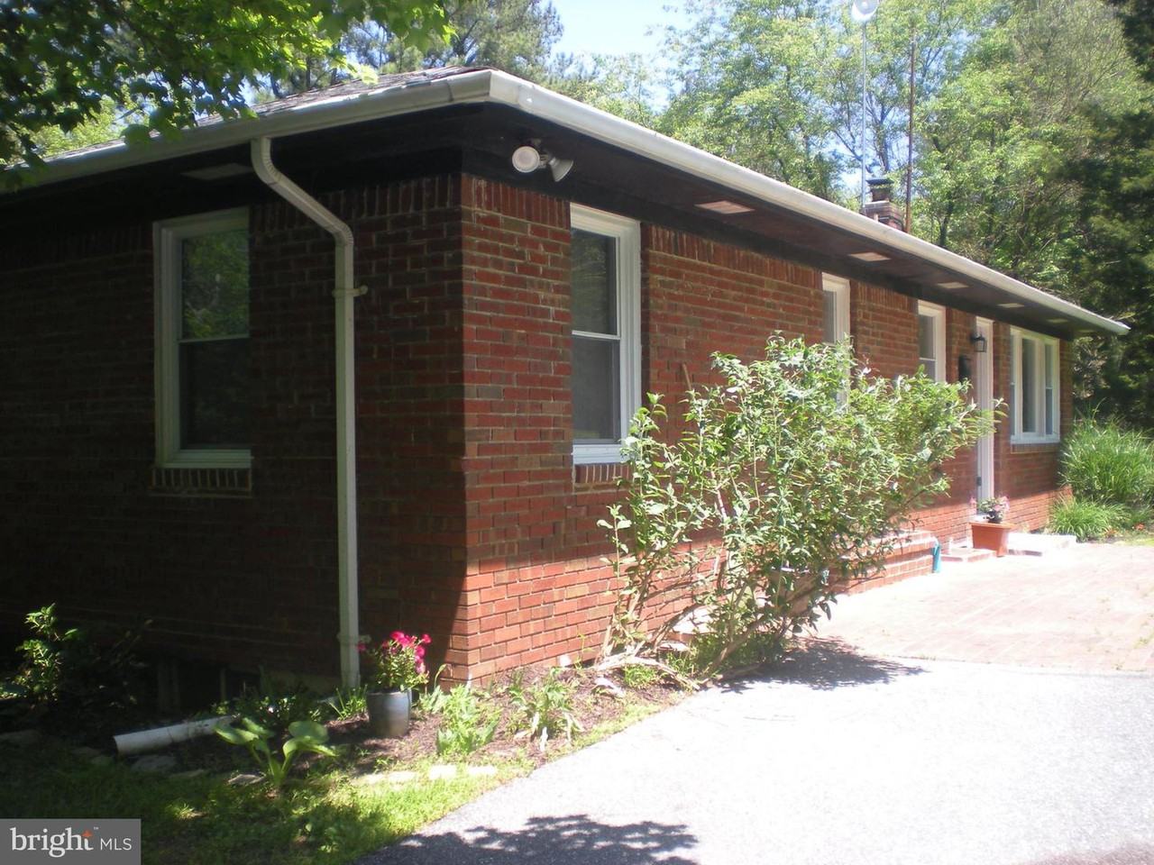 2707 Cedarhurst Rd - Photo 2 of 14