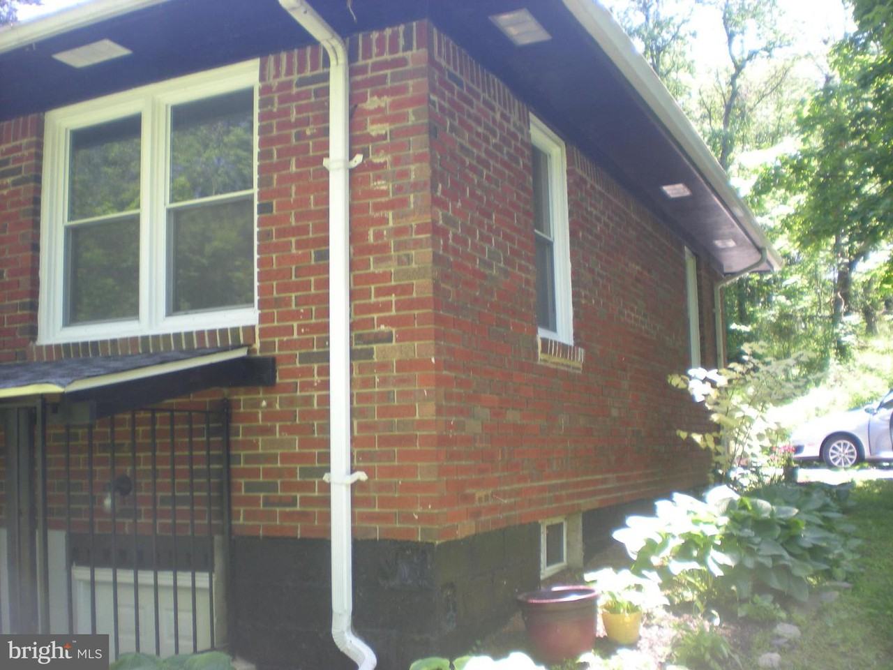 2707 Cedarhurst Rd - Photo 3 of 14