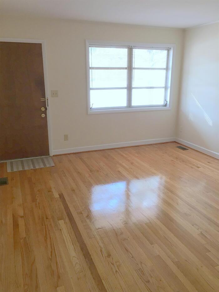 1112 Brennen Rd - Photo 2 of 7