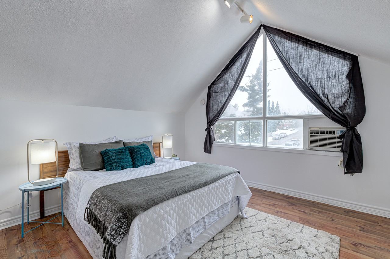 135 Sheppard Avenue West #1