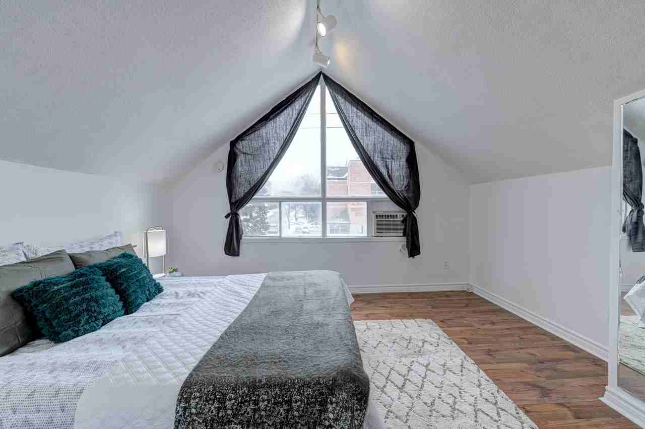 135 Sheppard Avenue West #1 - Photo 2 of 11