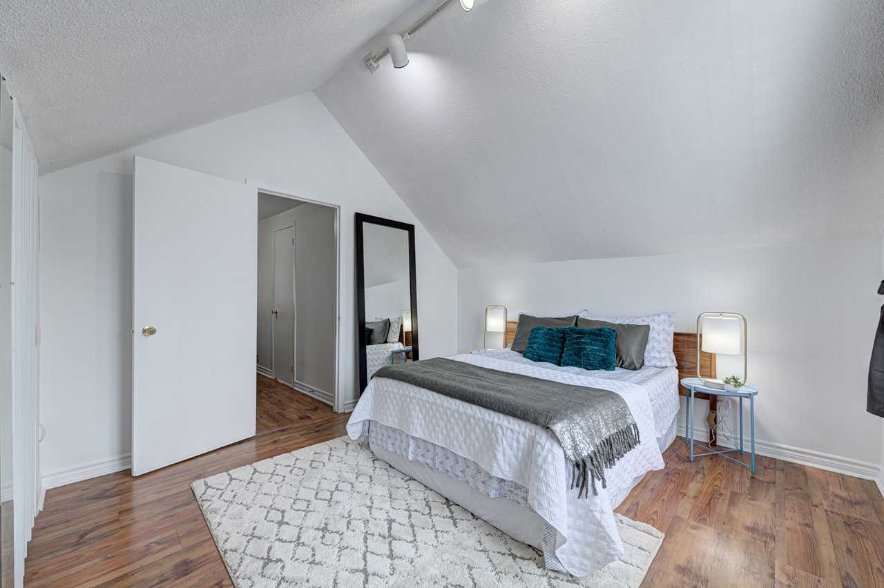 135 Sheppard Avenue West #1 - Photo 3 of 11