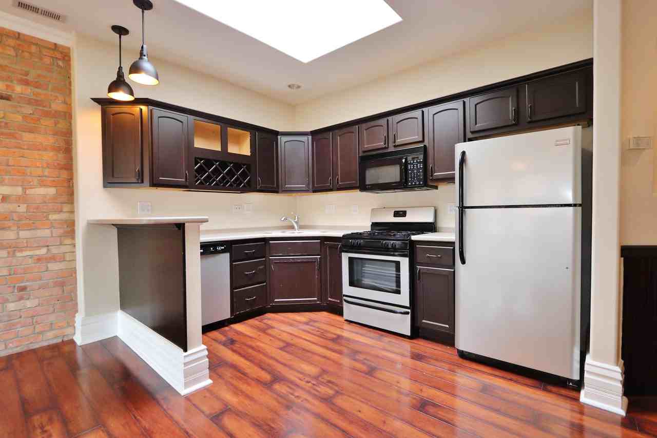 417 Liberty St. Unit Upstairs - Photo 2 of 19