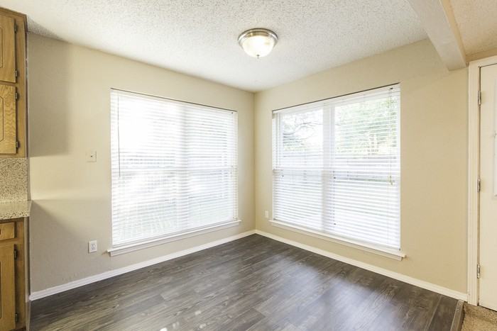 7465 Timberhill Dr - Photo 3 of 10