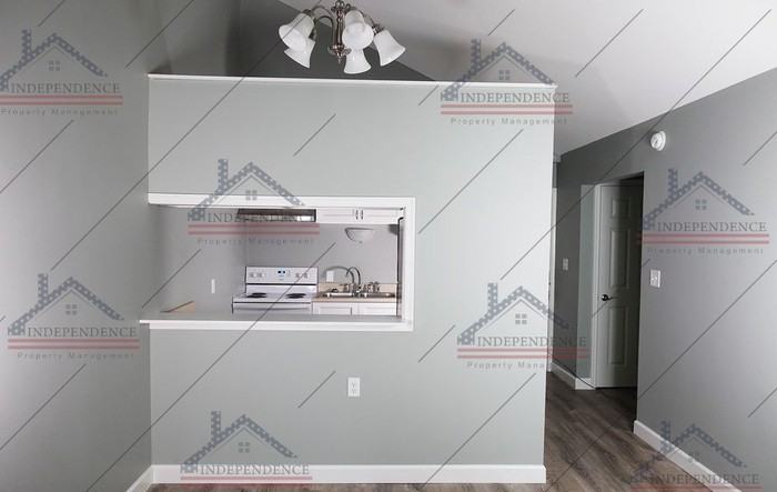 1102 Salem Ave #3 - Photo 3 of 10