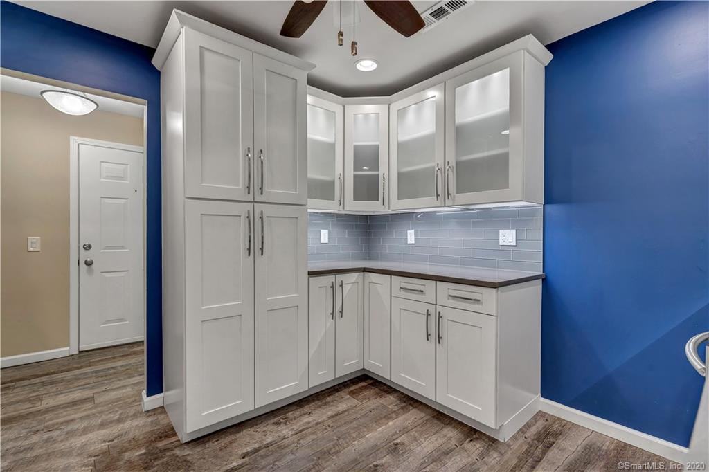 103 Wendover Dr Unit D - Photo 3 of 24