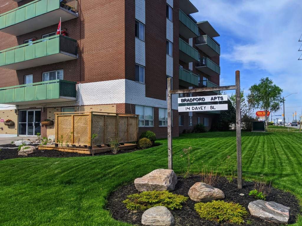 Bradford Apartments 14 Davey Blvd, Bradford West Gwillimbury, ON L3Z