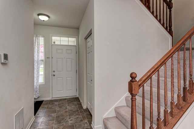 940 Bluebell Cir - Photo 3 of 35