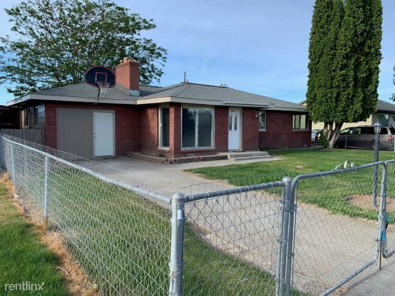 215 J St Sw - Photo 2 of 24