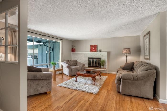 16428 Se 16th St - Photo 2 of 23