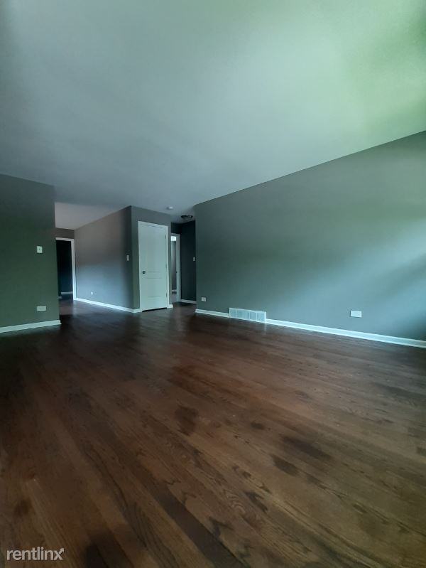 1908 171st St - Photo 3 of 18