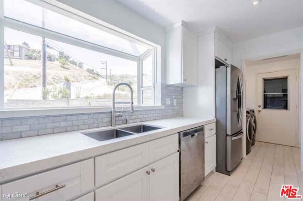 6169 La Gloria Dr - Photo 2 of 10