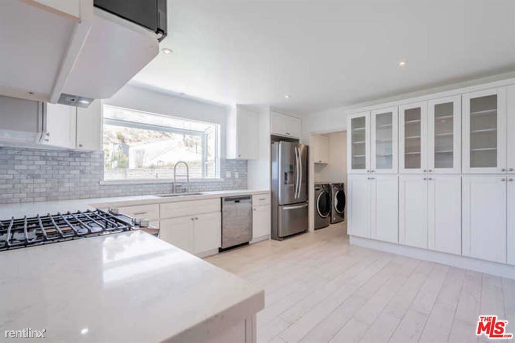 6169 La Gloria Dr - Photo 3 of 10