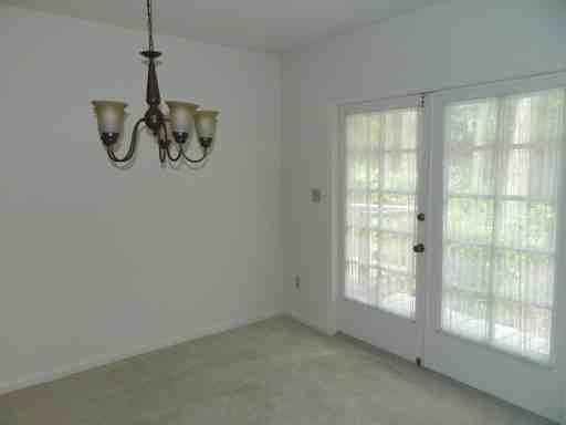 315 NW 28 St - Photo 3 of 12