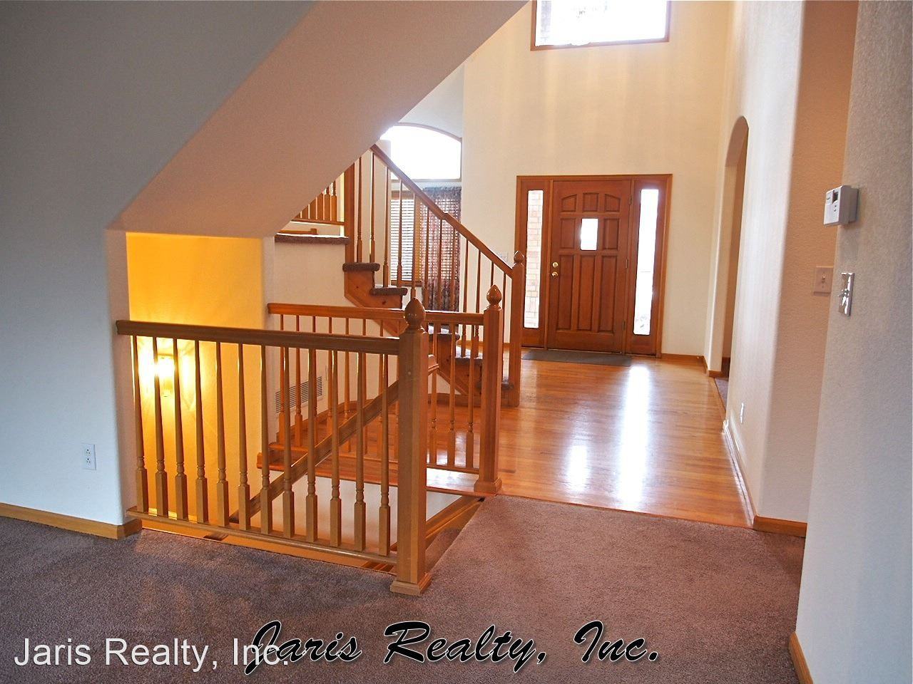 5034 Bur Oak Ln - Photo 3 of 25