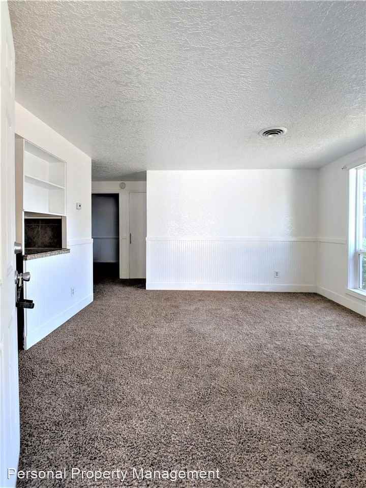 2707 Fruit Valley Rd - Photo 2 of 10