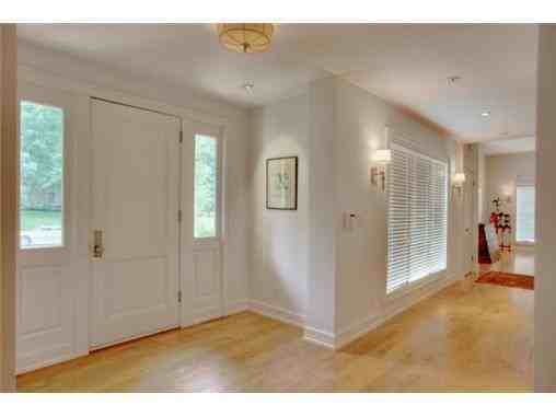 825 W 53rd Terrace - Photo 3 of 25