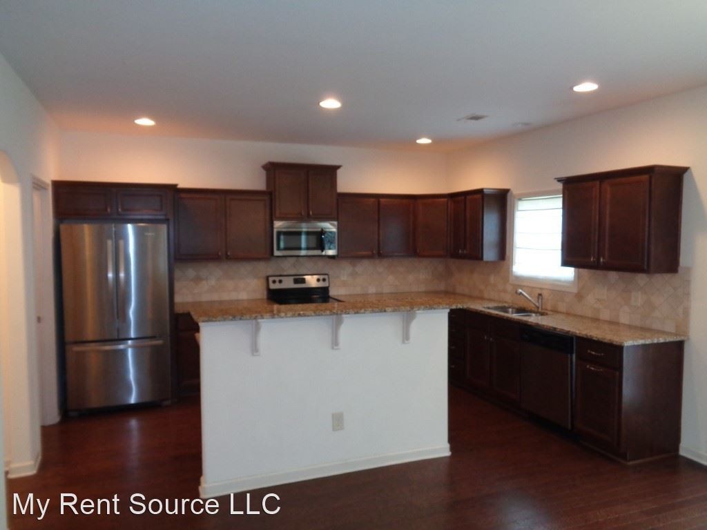 381 Cliffhaven Cir - Photo 2 of 21