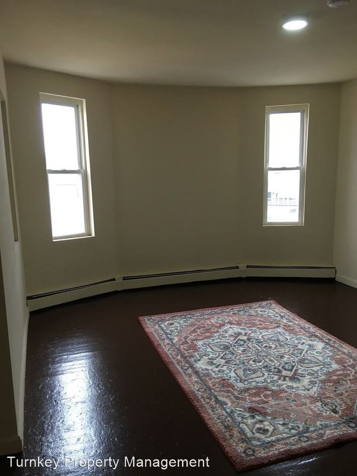 426 Washington St. - Photo 3 of 7