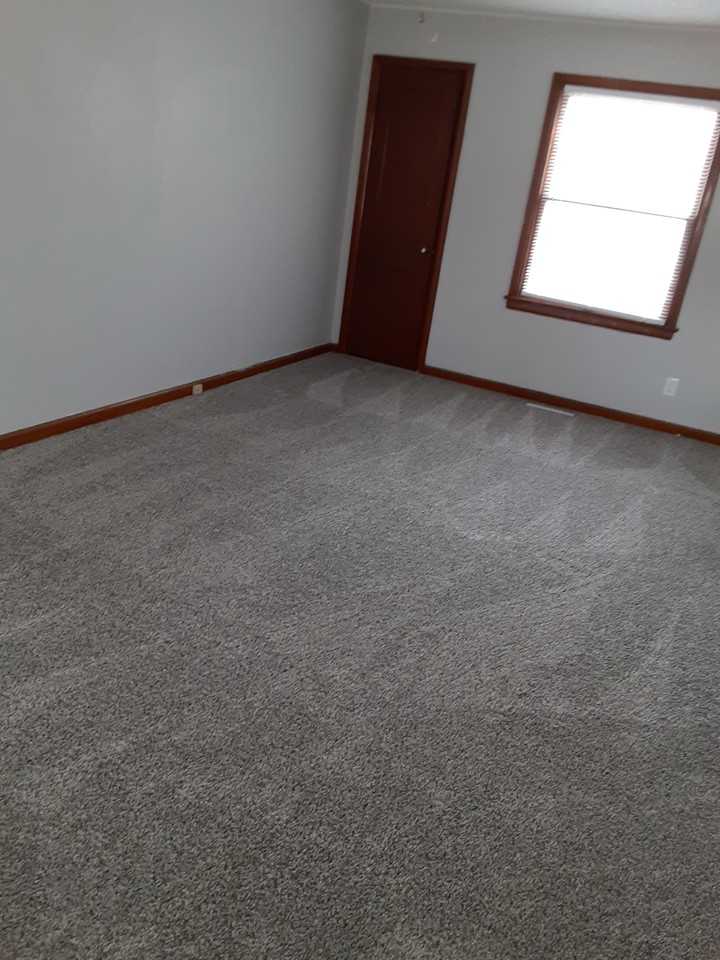 1652 S Ellis St - Photo 2 of 8