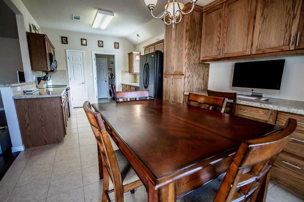 5300 Westchase Loop - Photo 3 of 15