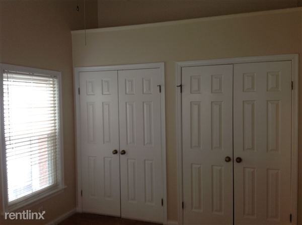 Columbia Place Condominiums - Photo 3 of 12