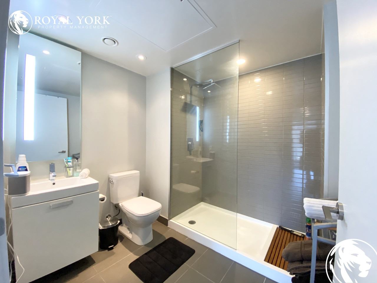 629 Thompson Residences - Photo 3 of 27