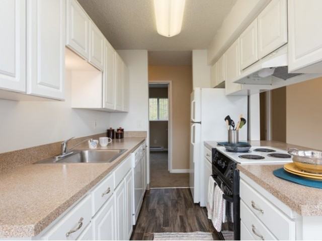 Greenbriar Village Apartments 5132 Sw Slavin Rd, Portland, OR 97239