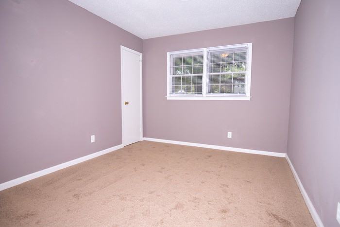 3242 Fernway Dr - Photo 2 of 8