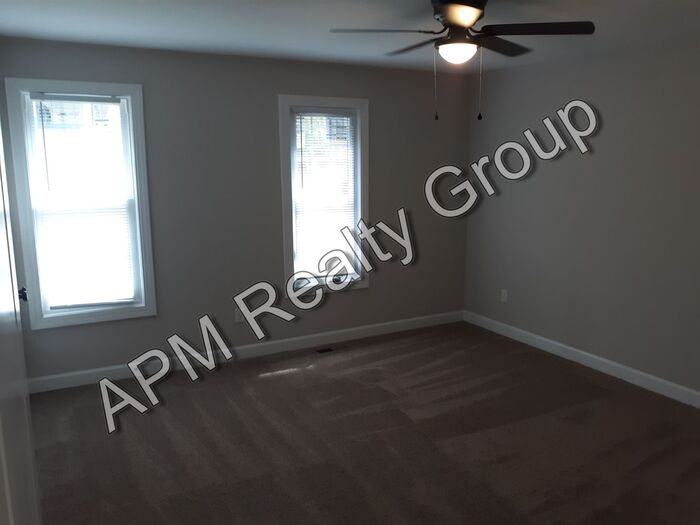 105 Manorwood Ct - Photo 2 of 18