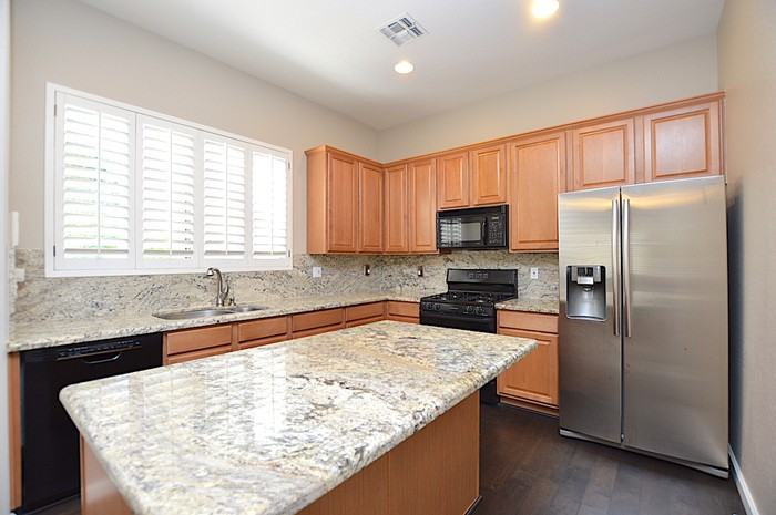 2043 W Periwinkle Way - Photo 3 of 21