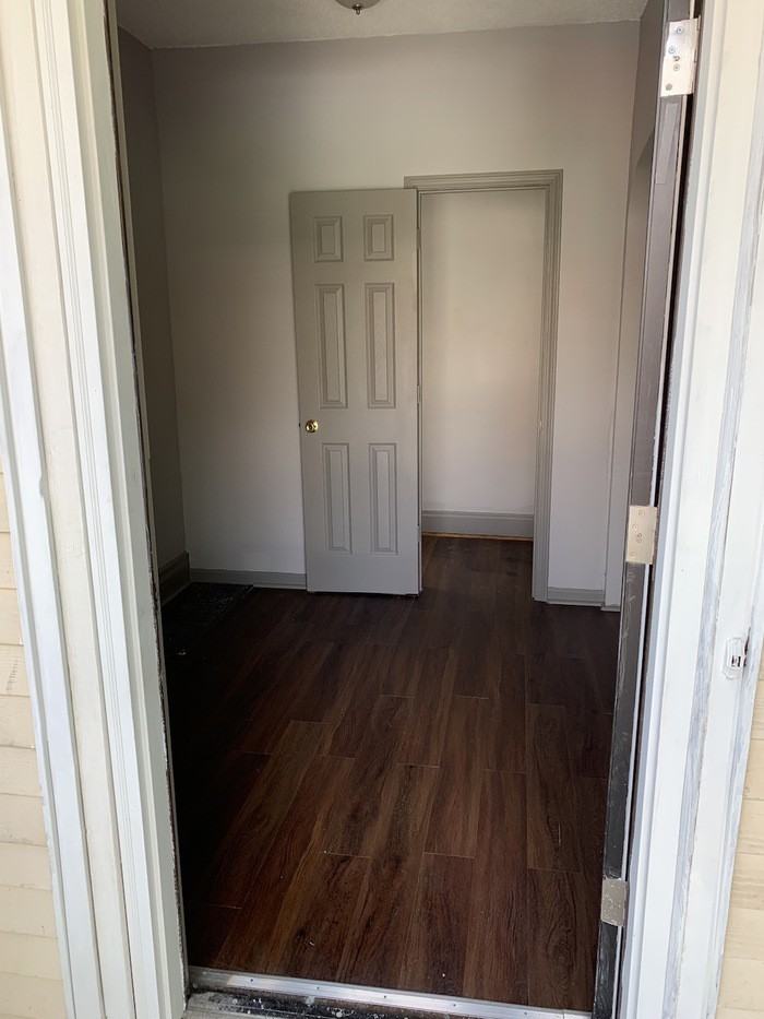 2365 Stratford Ave Cincinnati Oh 45219-1213 - Photo 2 of 10