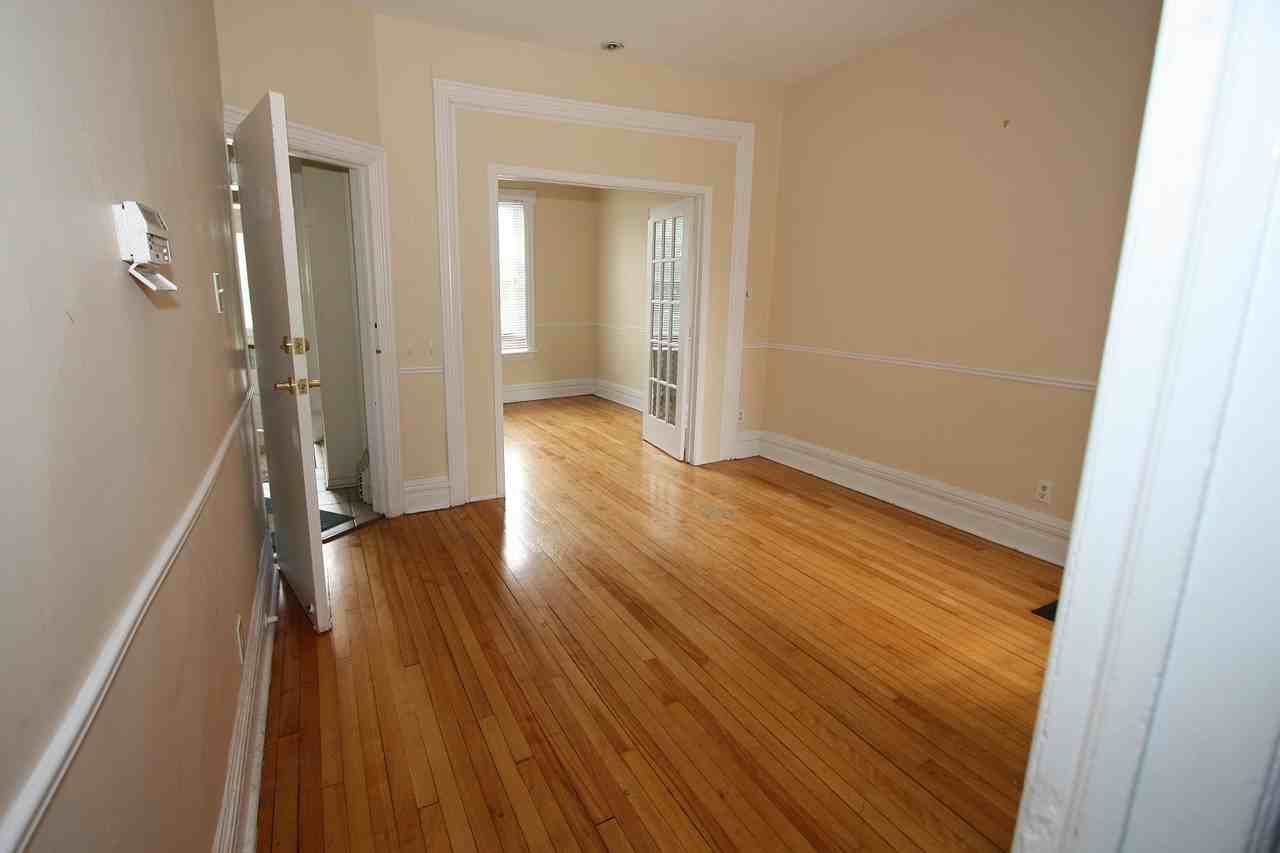 212 Queen Elizabeth Driveway 1, Ottawa, ON K1S 3M2 2 Bedroom