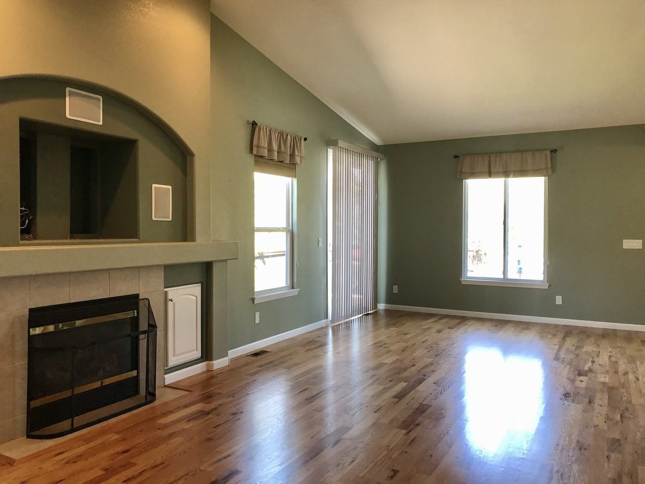 1508 Wasp Ct - Photo 3 of 25