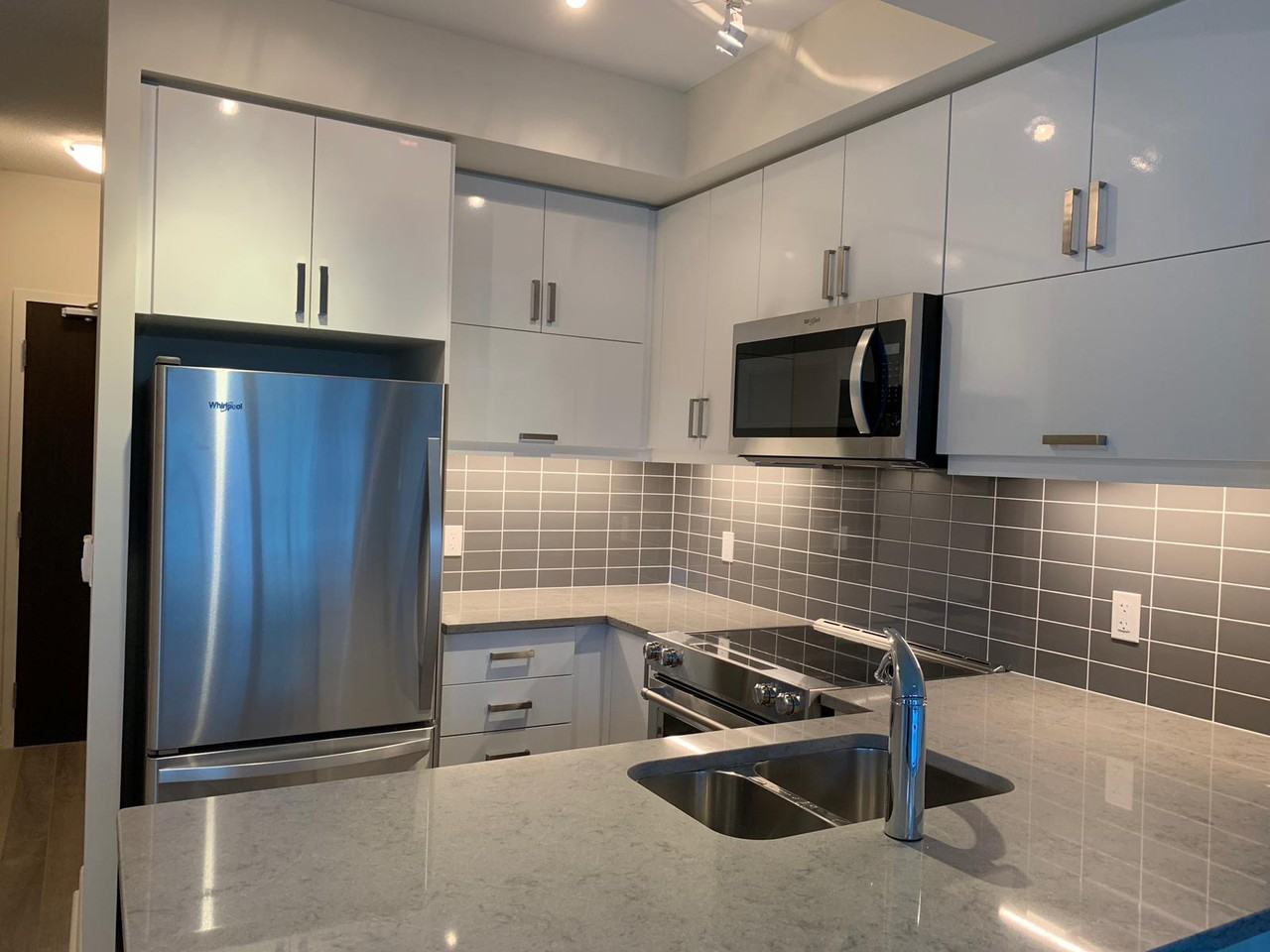 39 Annie Craig Drive #1018