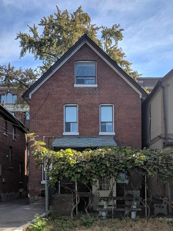 282 Gladstone - Photo 2 of 2