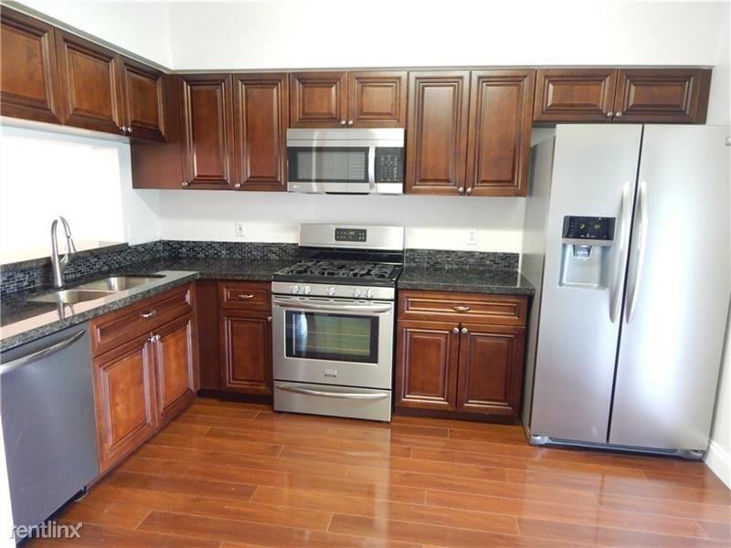 8149 San Carlos Cir - Photo 2 of 5