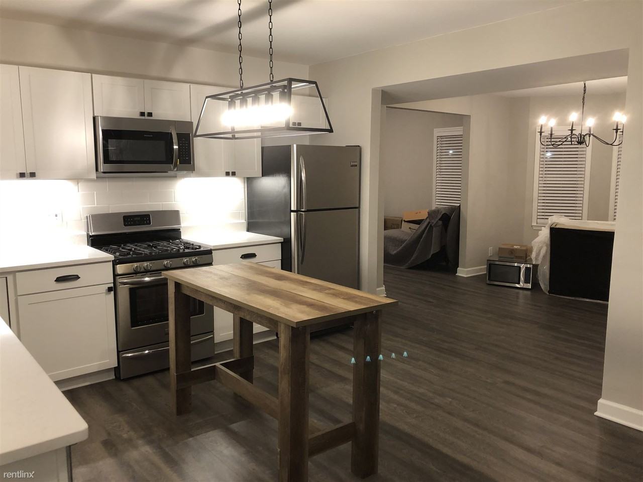 327 N 4th St - Photo 3 of 10