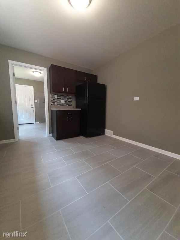 1909 171st St - Photo 2 of 13