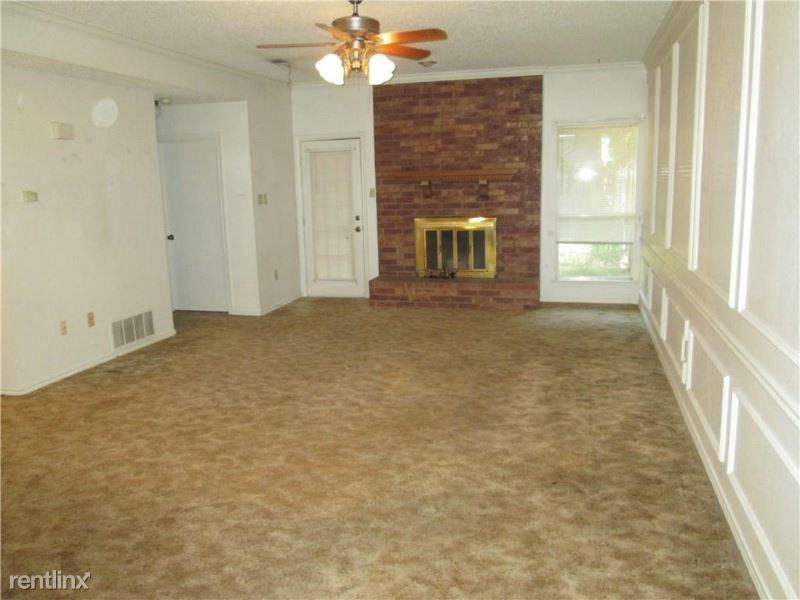 1004 Vera Ct - Photo 2 of 7