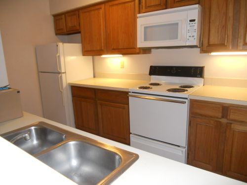 2322 Hawthorn Dr - Photo 3 of 8