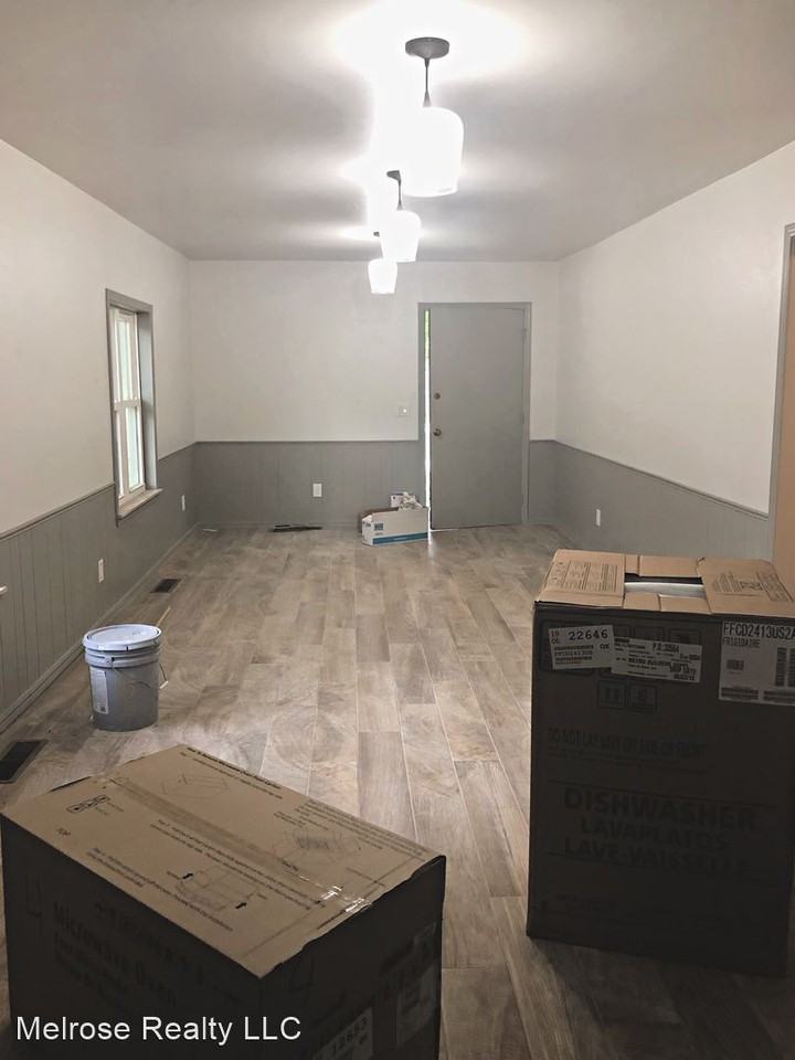 1801 Nw 36th St - Photo 2 of 10