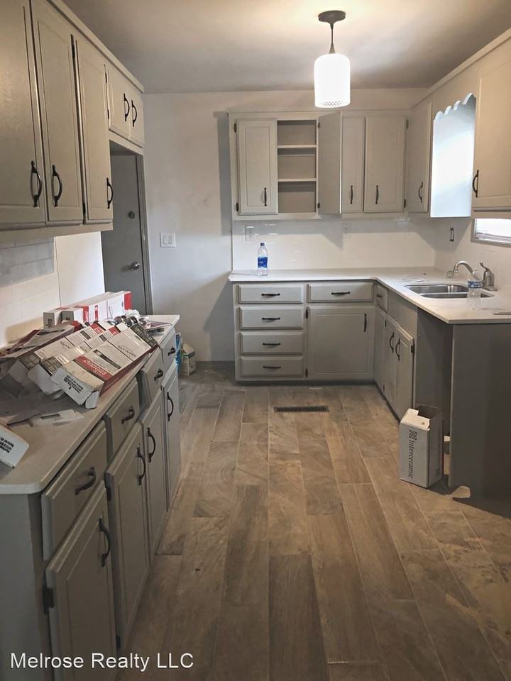1801 Nw 36th St - Photo 3 of 10