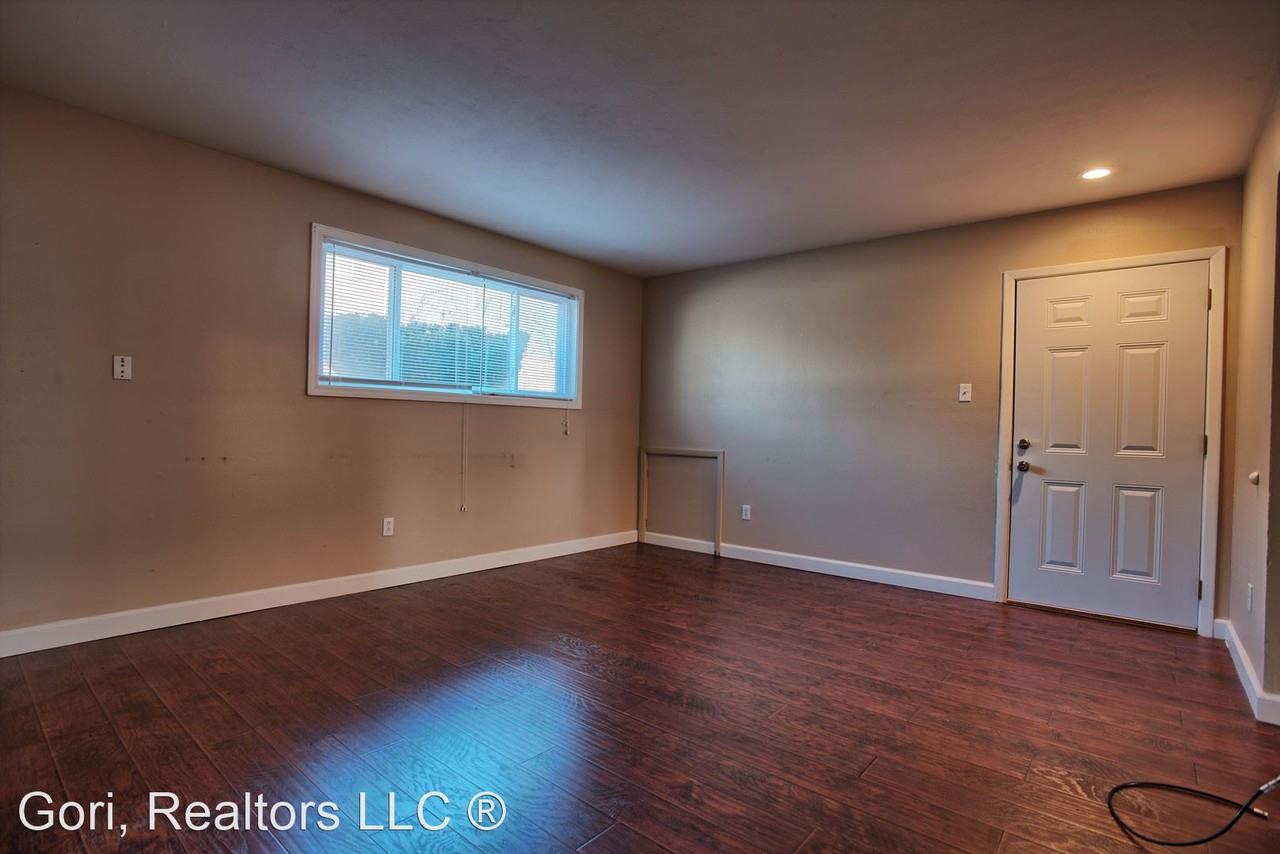 1500 Schiller - Photo 3 of 10